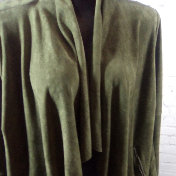 Fashion to Figure Faux Suede Jacket..๐ - Picture 5 of 7